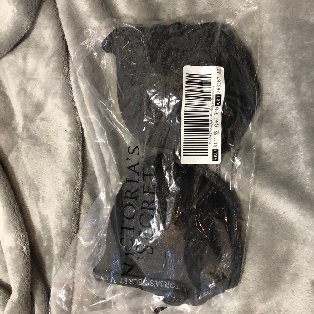 Black Victoria secret bra, size 34B a little push up color BLK- still in package